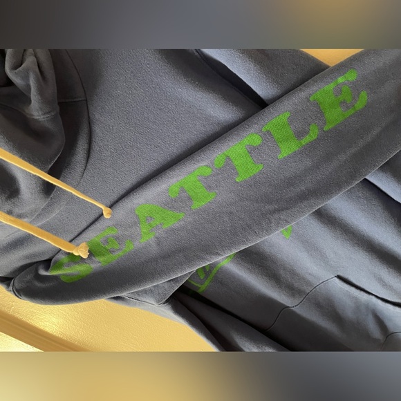 SEAHWAKS Cowl-Neck Hoodie - Picture 4 of 4